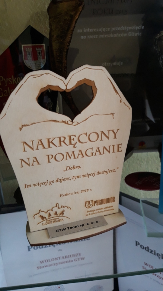 Nakręceni na pomaganie